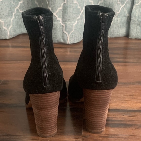 Gianni Bini Schools Out Peep Toe Suede Booties - Size 9 - Picture 4 of 9